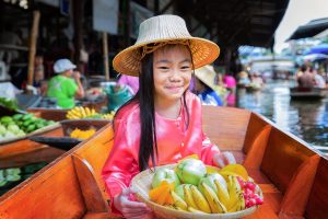 Thailand Drijvende markt Thais meisje