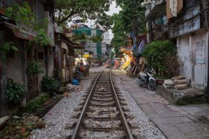 Vietnam - Ho Chi Minh Stad - Spoorlijn dwars door Saigon - Vietnam per trein Individuele Rondreis