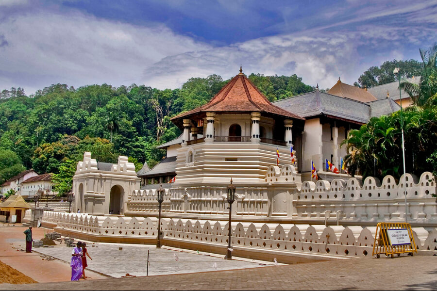 Sri Lanka - Kandy Temple (4)