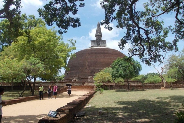 Sri Lanka - Ancient Polonnaruwa - 081
