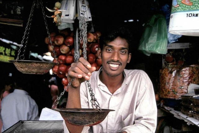 Sri Lanka - Man winkel shop verkoper - 055