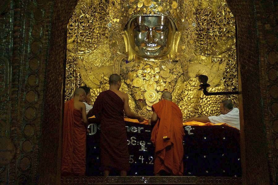 Myanmar - Mandalay - Mahamuni Gouden Boeddha - 01