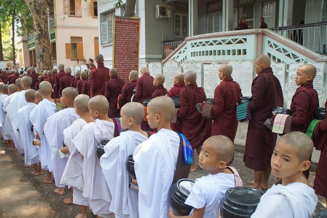 Myanmar - Mandalay - Monks - 01