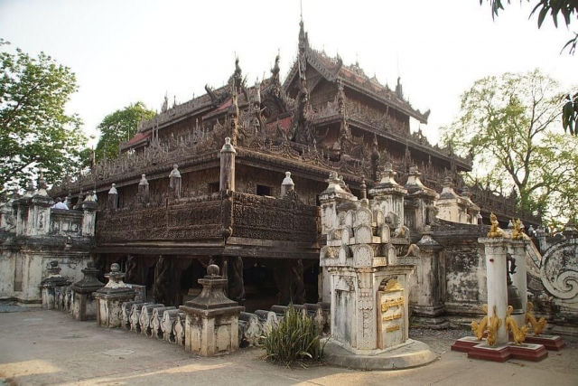 Myanmar - Mandalay - Shwenandaw Monastery - 01
