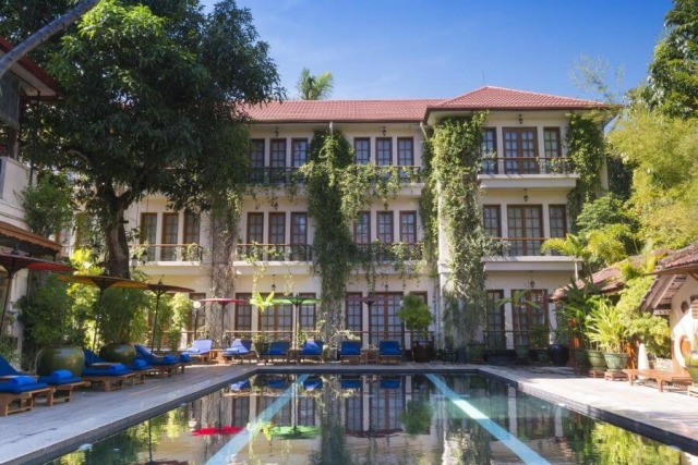 Myanmar - Yangon - Savoy Hotel - Buitenkant 03