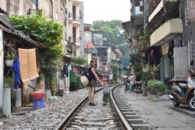 Vietnam Hanoi treinrails