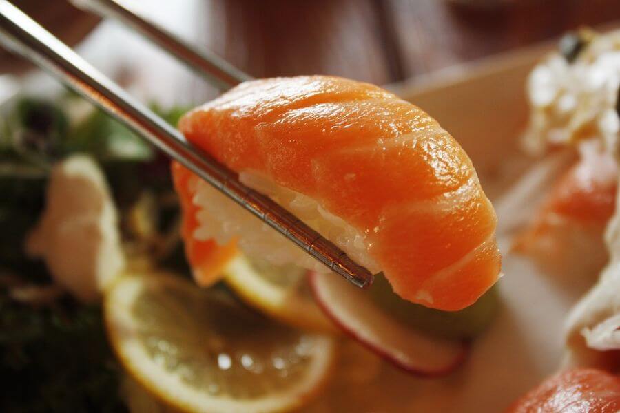 Japan Sushi eten zalm