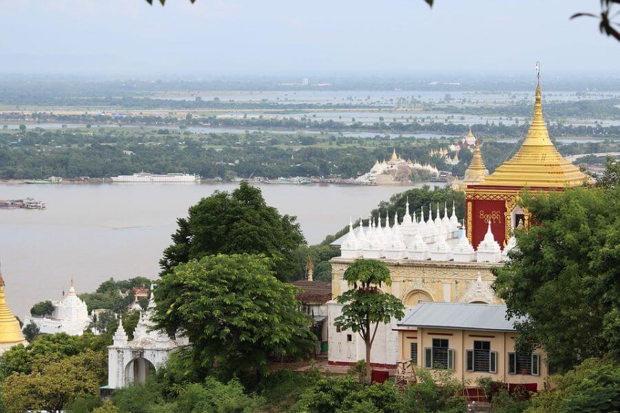 Myanmar Irrawaddy rivier vanuit Mandalay