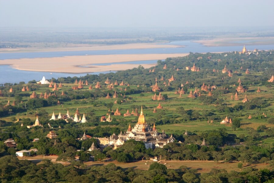 Myanmar Bagan 2000 tempels en pagodas