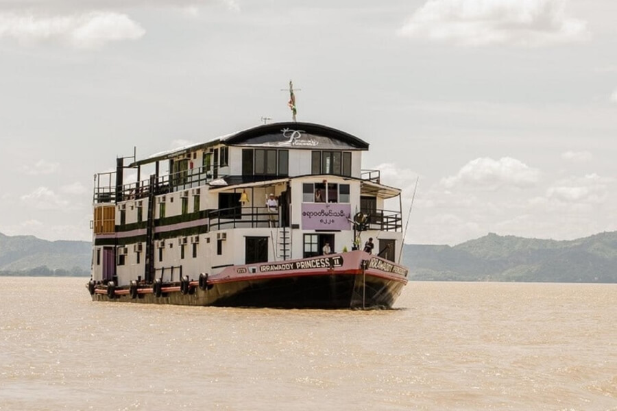 Myanmar boot van Mandalay naar Bagan