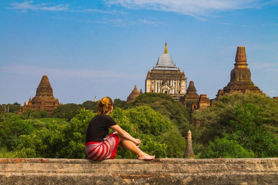 Myanmar Bagan toeristen met uitzicht