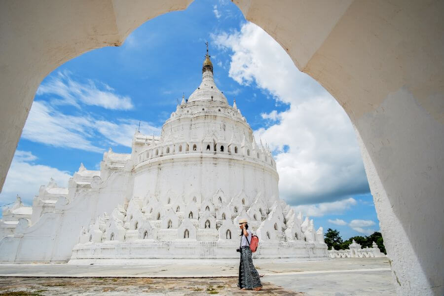 Myanmar Mya Thein Tan pagode doorkijk