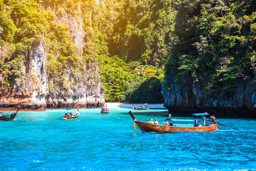 Thailand Koh Phi Phi Boten in mooie baai