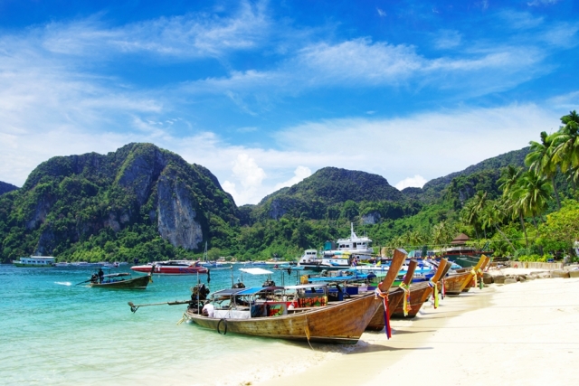 Thailand Krabi Boten op het strand