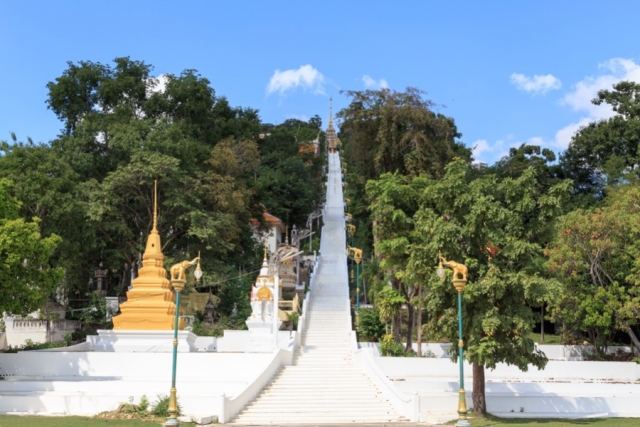 Thailand Uthai Thani trap naar Wat Sangkat 2